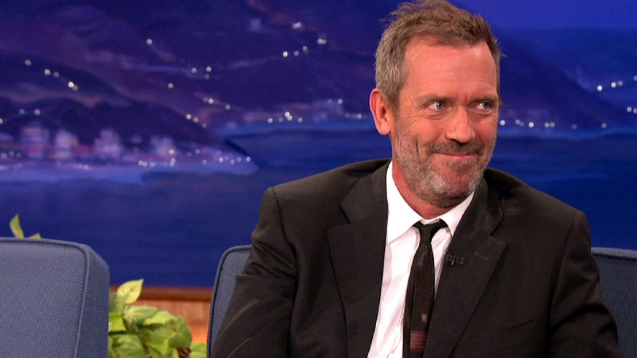 Hugh Laurie, conhecido por interpretar o Dr. House, voltará à televisão com “Legacy of Spies”, nova série da BBC e MGM+ inspirada em dois livros do escritor britânico John le Carré. O ator interpretará Control, chefe do serviço secreto britânico e superior do espião George Smiley, personagem de Matthew Macfadyen.
 -  (crédito: Reprodução Youtube)