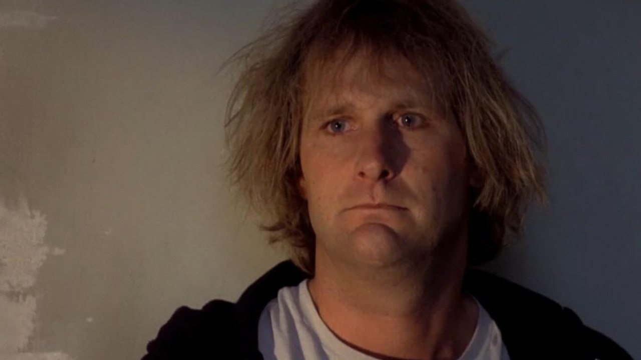 No cinema, Daniels atuou em “Laços de Ternura”, “A Lula e a Baleia”, “Aracnofobia”, “A Rosa Púrpura do Cairo”, dirigido por Woody Allen, “Débi e Lóide: Dois Idiotas em Apuros”, ao lado de Jim Carrey, “As Horas”, “Looper: Assassinos do Futuro” e “Perdido em Marte”, entre outros.
