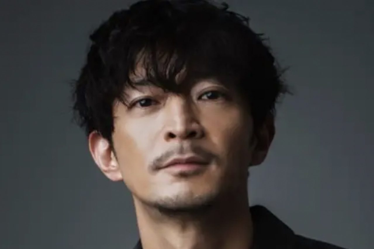 O dublador japonês Kenjiro Tsuda, conhecido por interpretar Kento Nanami, de 'Jujutsu Kaisen', além de personagens da franquia 'Yu-Gi-Oh!', obteve uma importante vitória na Justiça após ter a própria voz reproduzida por inteligência artificial em vídeos publicados no TikTok. -  (crédito: Reprodução/Instagram)