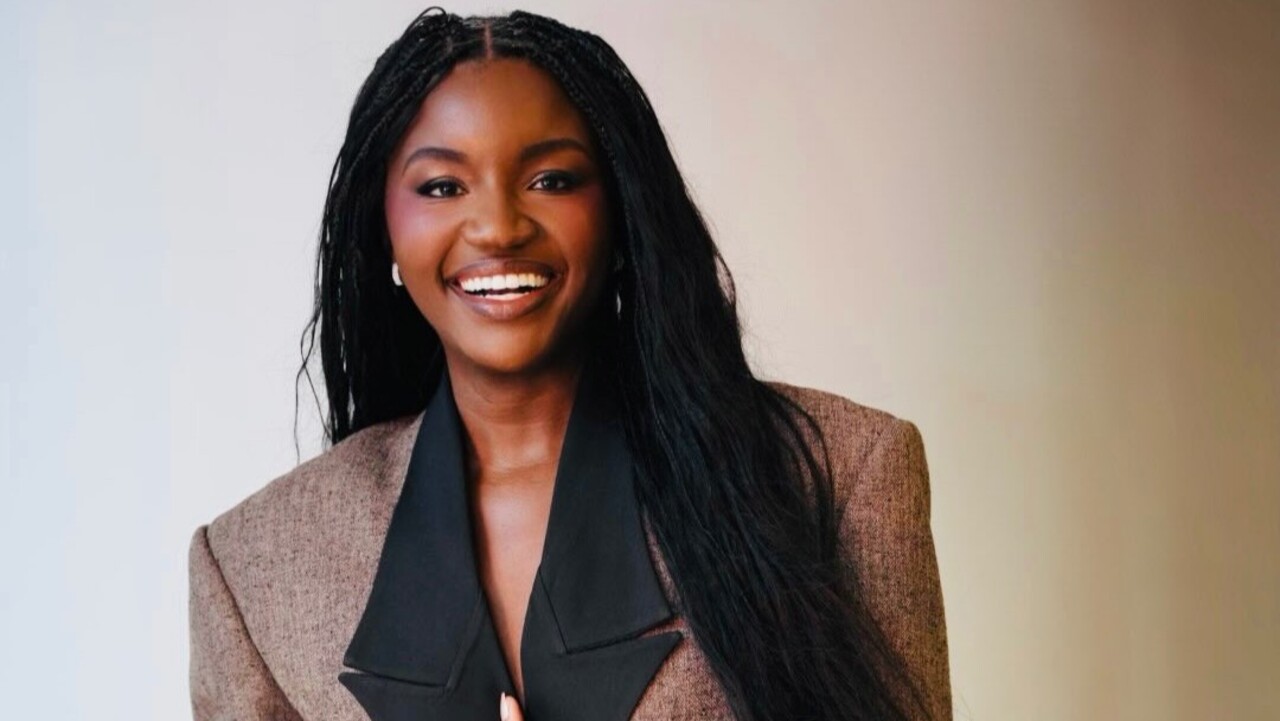A apresentadora explicou que o diálogo com outras mulheres negras foi fundamental para que aprendesse a se aceitar. Ela ressaltou que, embora tenha desenvolvido a autoestima e aprendido a olhar para si mesma com mais carinho e menos autocrítica, esse processo ainda não foi finalizado.
