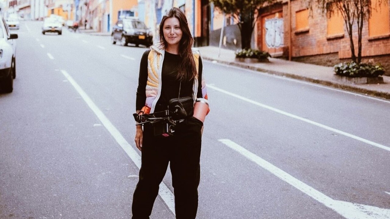 A artista, que trabalha como produtora e diretora, contou que sua primeira reação ao ler um roteiro é analisá-lo com o olhar de atriz. Embora esteja concentrada no trabalho nos bastidores, Lara não sabe o que o futuro reserva e prefere manter aberta a possibilidade de voltar às telas, já que considera a interpretação uma parte importante de sua história.

