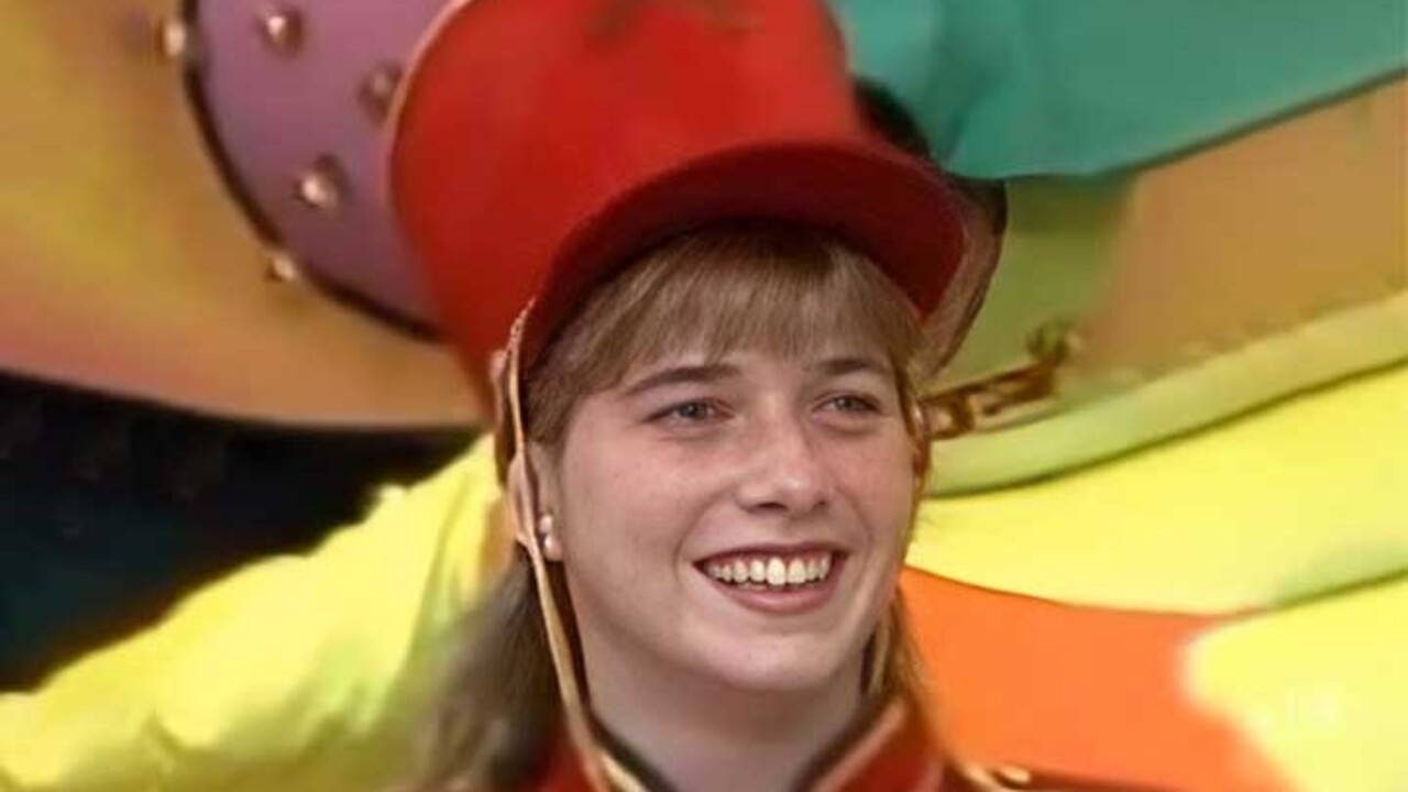 A atriz estreou na televisão em 1989, como integrante do grupo de paquitas do “Xou da Xuxa”, programa da TV Globo. Depois, ingressou na oficina de atores da emissora e participou de quadros do humorístico “Os Trapalhões”. Sua estreia em novelas aconteceu em 1992, com a personagem Debbie, em “Despedida de Solteiro”
