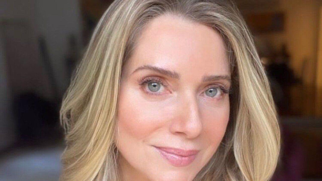 Durante o período longe das novelas, Letícia Spiller atuou em filmes e produções para plataformas de streaming, como “História Delas” e “Inexplicável”. A atriz é mãe de Pedro Novaes, também ator, fruto de seu relacionamento com Marcello Novaes, e de Stella, filha do diretor Lucas Loureiro.
