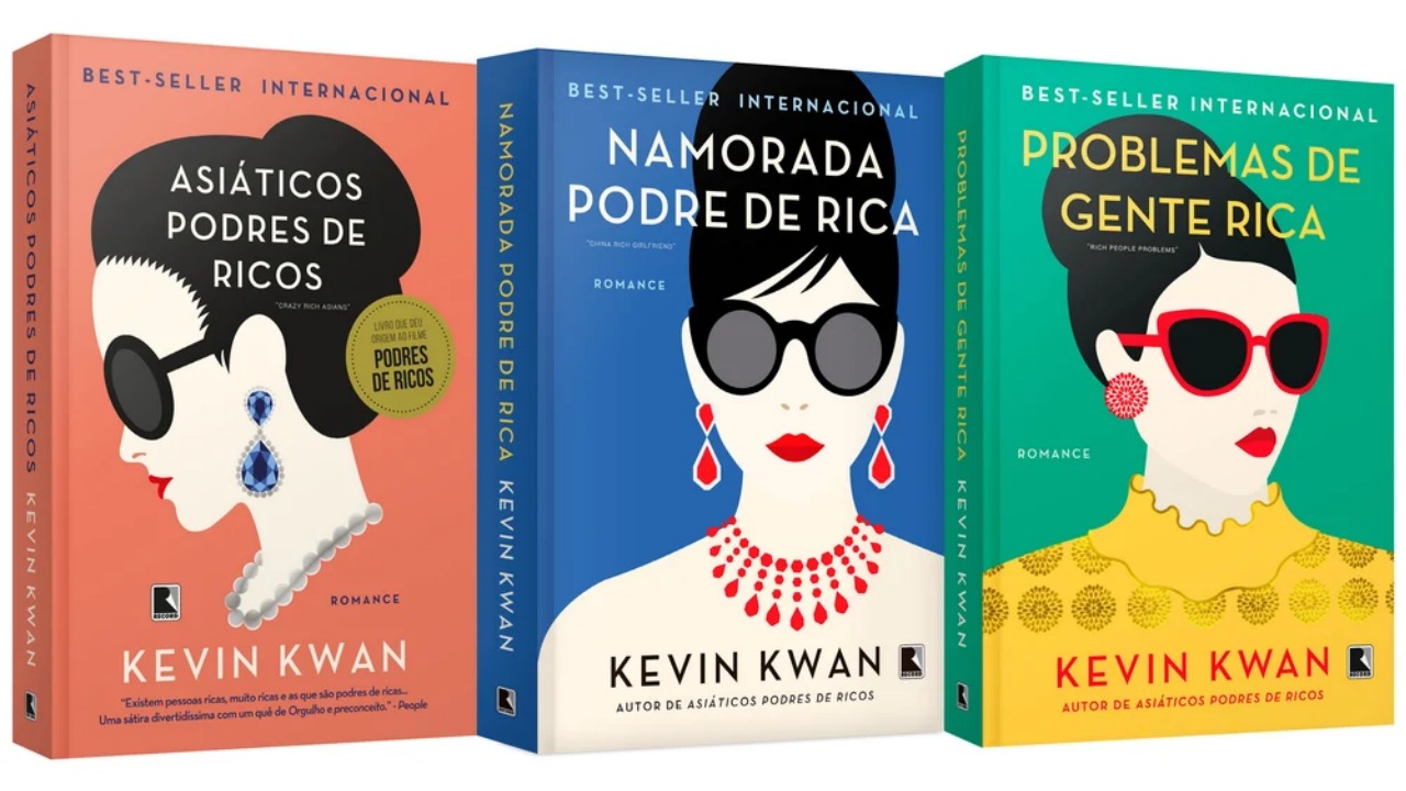“Podres de Ricos” é baseado no romance “Asiáticos Podres de Ricos”, de Kevin Kwan, publicado em 2013, que retrata três famílias chinesas extremamente ricas e as fofocas, disputas e intrigas de seu círculo social. A trama começa quando o herdeiro de uma das maiores fortunas da Ásia leva a namorada americana de origem chinesa ao casamento mais aguardado da temporada. A história teve continuidade em “Namorada Podre de Rica”, publicado em 2015, e foi concluída com “Problemas de Gente Rica”, lançado 