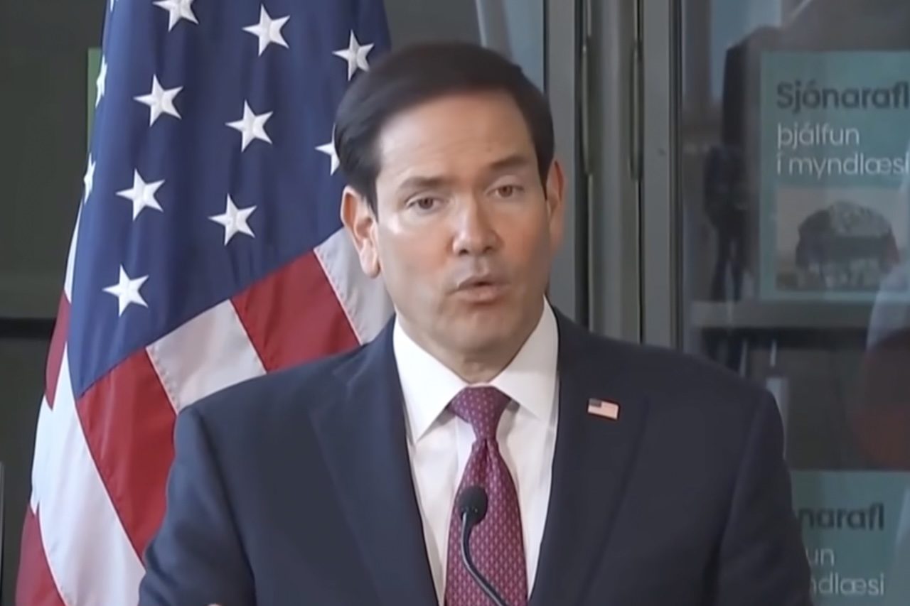 Diante das informações contraditórias, o secretário de Estado dos Estados Unidos, Marco Rubio, pediu que Moscou forneça mais detalhes sobre o episódio. Segundo ele, o governo americano acompanha a situação de perto. A preocupação aumentou após relatos de que cerca de 197 pessoas que tiveram contato com Shipilova passaram por observação médica.