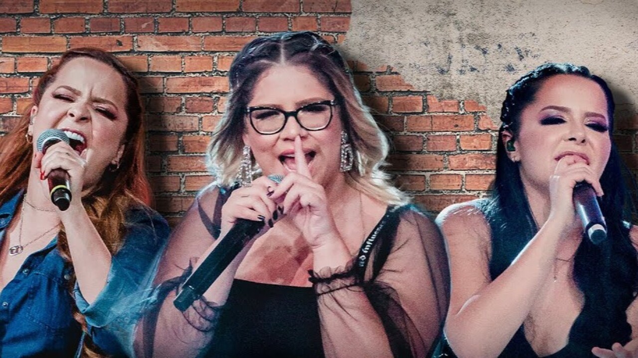 Marília Mendonça conheceu Maiara e Maraisa em um spa, para onde as irmãs foram enviadas por Jorge, da dupla Jorge e Mateus, e acabaram apresentadas à cantora. A amizade deu origem a uma parceria profissional. Em 2018, a dupla participou do álbum “Agora É Que São Elas 2”, de Marília, e, mais tarde, as três lançaram o projeto “As Patroas”. O álbum “Patroas”, de 2020, concorreu ao Grammy Latino de Melhor Álbum de Música Sertaneja em 2021.
