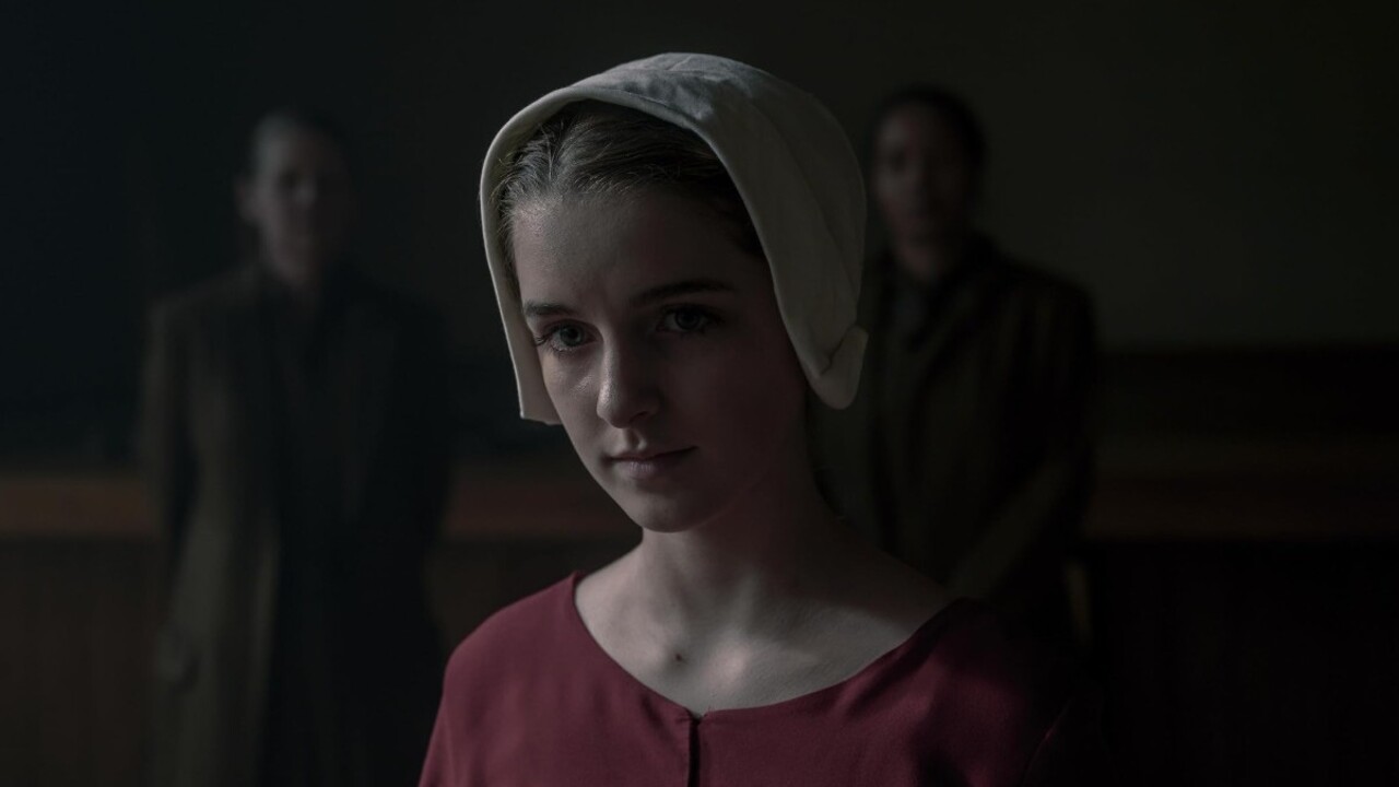 A atriz também se destacou quando interpretou Esther Keyes, em “O Conto da Aia”, série distópica protagonizada por Elisabeth Moss e Yvonne Strahovski. A produção retrata um futuro totalitário no qual as mulheres são brutalmente subjugadas e tratadas como propriedade do Estado para fins reprodutivos. Em 2022, Mckenna foi indicada ao Emmy de Melhor Atriz Convidada em Série de Drama por sua atuação na série.

