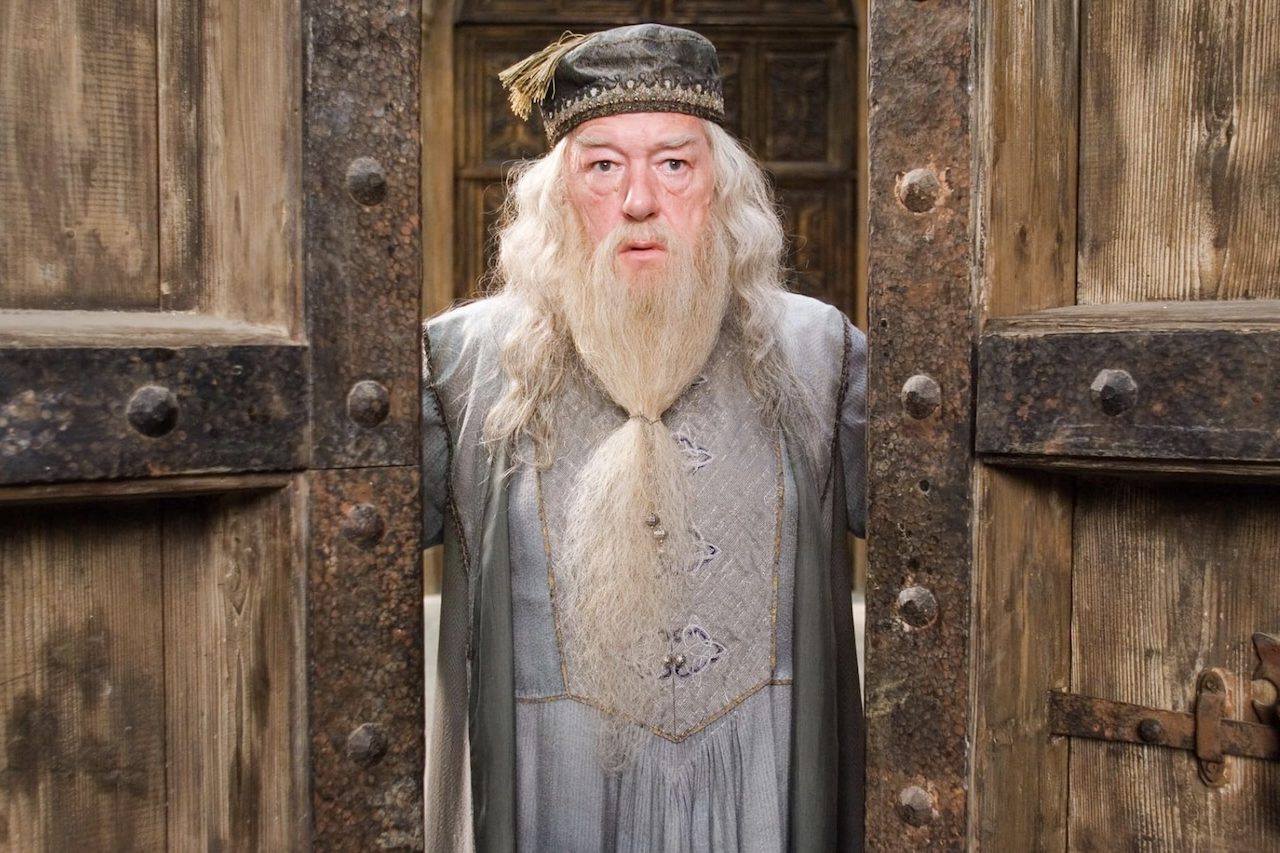 Michael Gambon era irlandês e morreu em 28 de setembro de 2023, aos 82 anos. Além de 
