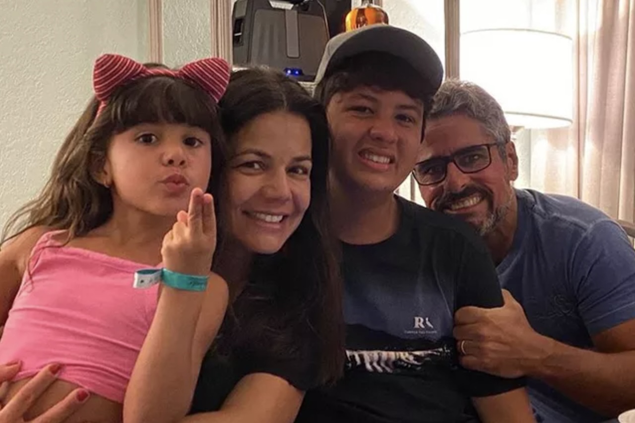 Em 2013, a atriz se casou com o empresário Marcus Rocha, com quem teve a filha Bruna. Desde 2017, a atriz vive nos Estados Unidos, onde passou a priorizar a vida familiar e desenvolveu novas atividades profissionais, inclusive no setor imobiliário. Em 2024, declarou publicamente que pretendia se aposentar da atuação. 