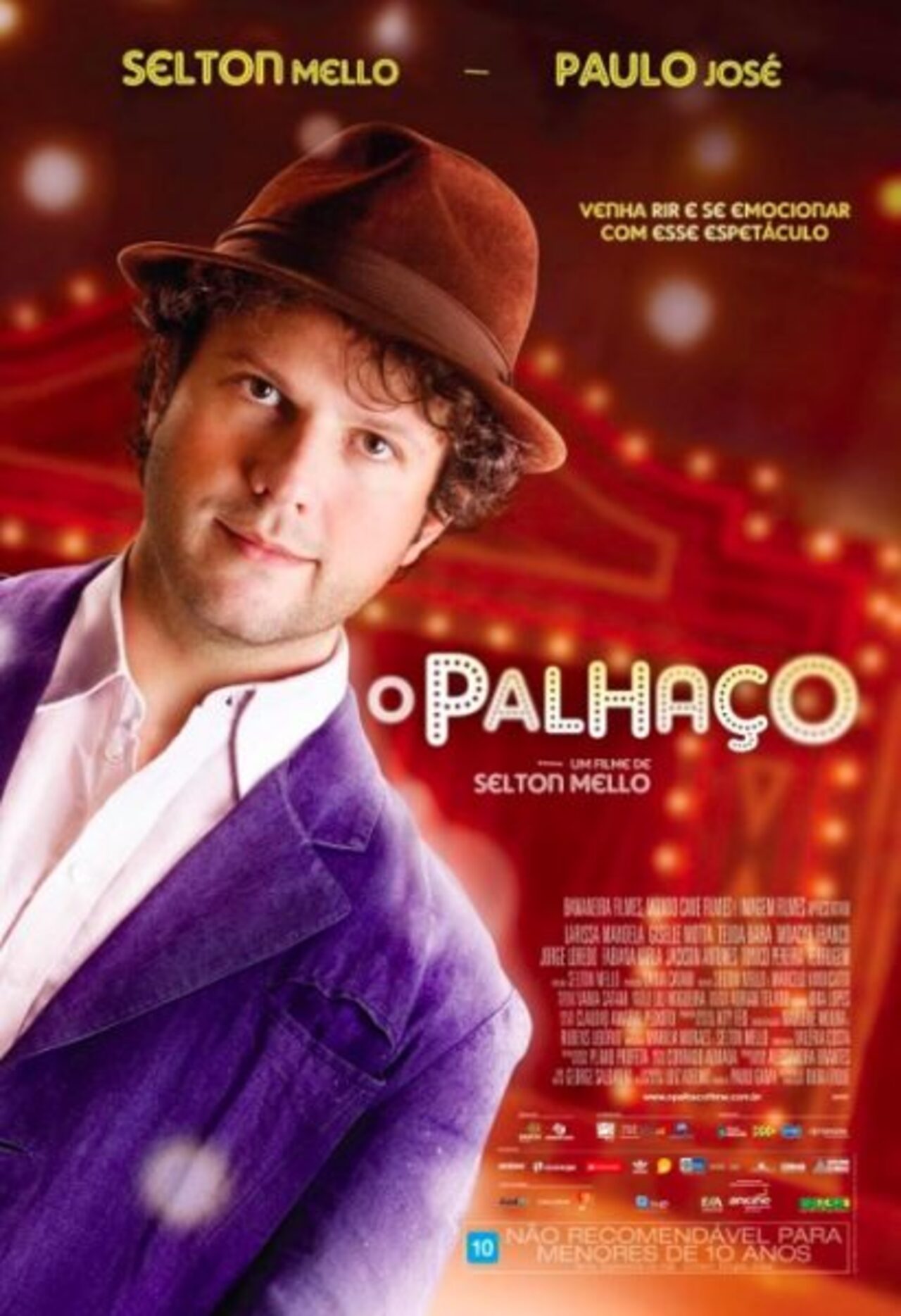 Além de atuar, ele tem uma carreira de destaque também como diretor, dirigindo os  aclamados filmes 