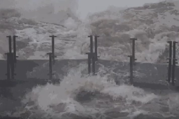 Passarela das Cataratas do Iguaçu resiste em meio a vazões extremas – Reprodução