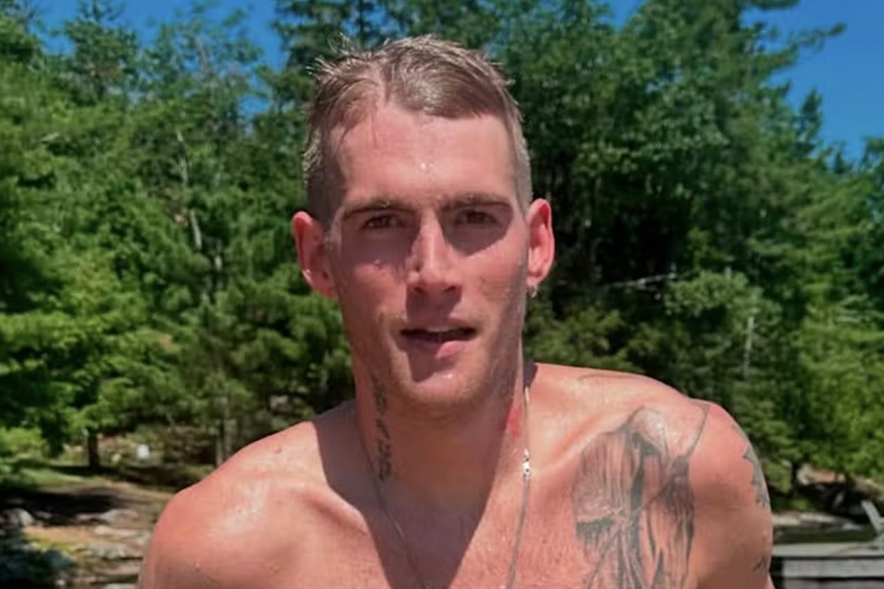 Presley Gerber morreu em 20 de setembro, ao que tudo indica após ter uma overdose e uma parada cardíaca. De acordo com documentos policiais de Santa Monica, na Califórnia, os serviços de emergência receberam um chamado naquela manhã para atender a um caso suspeito de overdose em um estabelecimento local.