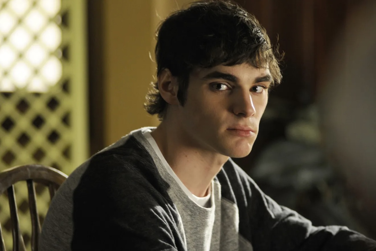 RJ Mitte morreu aos 34 anos, no dia 11 de outubro. Segundo Cyndi Hinojosa, autoridade judicial do condado de Cameron, no Texas, a morte foi declarada por volta das 13h30 e teria acontecido em sua casa, que fica em Brownsville, no Texas.