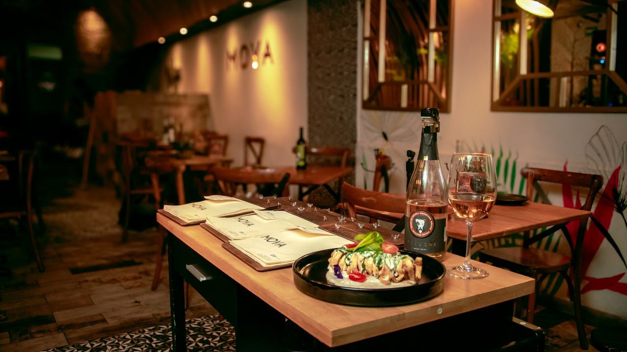 Em 2026, nenhum restaurante do Rio de Janeiro entrou na lista estendida. Em 2025, o Oteque, comandado pelo chef Alberto Landgraf, era o único representante carioca nessa seleção. Na mesma edição, o Lasai, de Rafa Costa e Silva, alcançou a 28ª posição entre os 50 primeiros colocados e foi o único restaurante brasileiro a figurar neste grupo.
