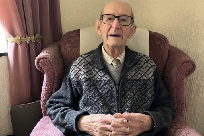 Owen Filer; Veterano da Segunda Guerra Mundial que completou 107 anos surpreende ao revelar sua refeição favorita – Reprodução/Royal British Legion