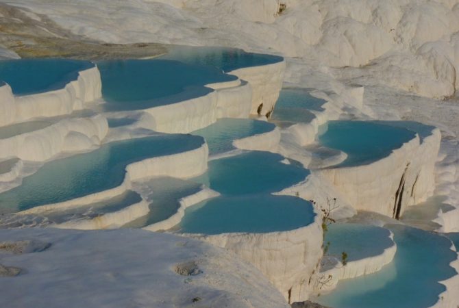 Pamukkale: conheça o espetáculo natural da Turquia que parece feito de algodão