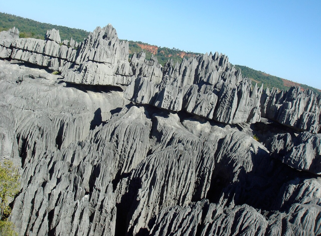Tsingy de Bemaraha foi reconhecido como Patrimônio Mundial pela Unesco em 1990. Em 2023, o reconhecimento foi ampliado para incluir outras áreas protegidas de Madagascar, formando o conjunto denominado Florestas Secas de Andrefana, importante para a conservação de espécies raras.
