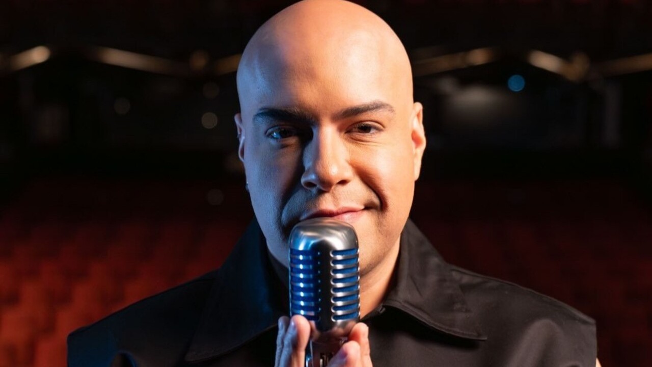 No teatro, Tiago Abravanel começou a carreira em 2004, com a peça “TeenBroadway”, e passou por musicais como “Avoar”, “Miss Saigon”, “Hairspray” e “Meu Amigo, Charlie Brown”. Um de seus principais papéis foi em “Tim Maia - Vale Tudo”, musical baseado no livro de Nelson Motta e dirigido por João Fonseca. Na produção, interpretou o cantor Tim Maia e levou o espetáculo a diversas cidades do país.
