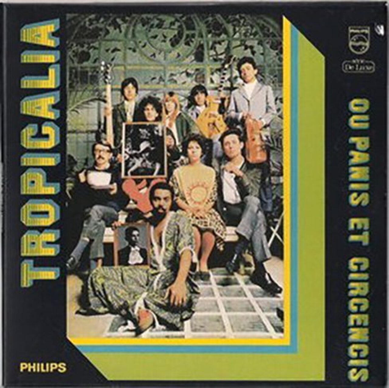 Na capital baiana, Tom Zé conheceu Caetano Veloso, Gilberto Gil, Gal Costa e Maria Bethânia, artistas com os quais participou de apresentações que ajudaram a preparar o terreno para o Tropicalismo. Em 1965, esteve no espetáculo “Arena Canta Bahia”, em São Paulo, mas voltou à Bahia para concluir os estudos. A mudança definitiva para a capital paulista ocorreu em 1968, ano decisivo para sua carreira. Ele venceu o 4º Festival de Música Popular Brasileira, da Record, com “São, São Paulo, Meu Amor”, 