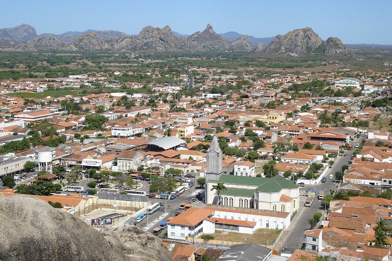 A combinação entre formações rochosas, histórias populares, patrimônio histórico e atividades de aventura transformou o município em um dos destinos mais únicos do Ceará. Para quem visita o sertão, Quixadá oferece uma experiência diferente daquela associada apenas às praias cearenses. 