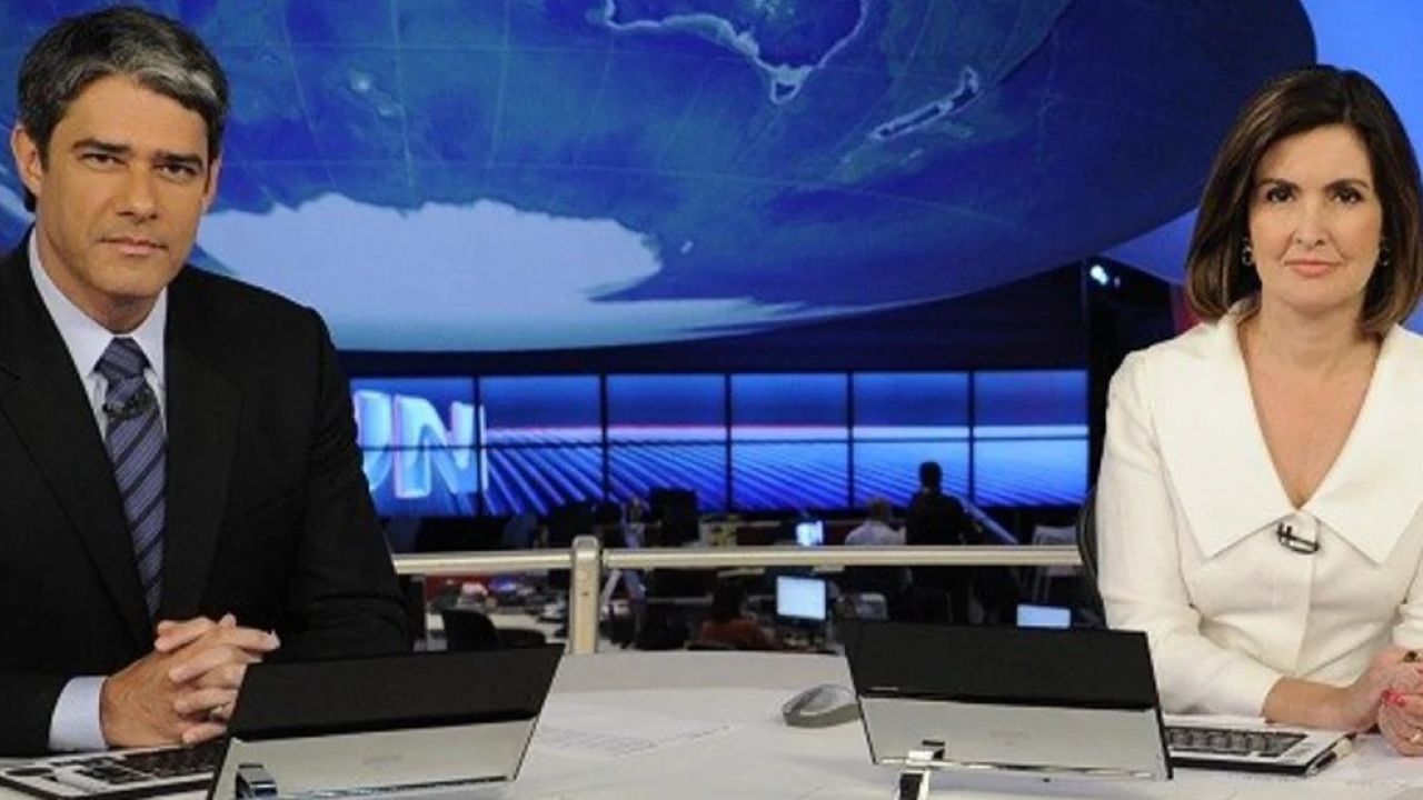 William Bonner e Fátima Bernardes se conheceram na TV Globo e ficaram juntos por 26 anos. Em 1998, os dois passaram a dividir a bancada do “Jornal Nacional”, onde Fátima permaneceu até 2011, quando deixou o telejornal e deu lugar a Patrícia Poeta. O fim do relacionamento do casal foi anunciado em 2016.
