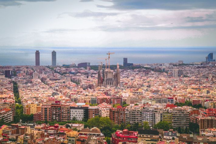 Barcelona, Espanha – Pexels/Enrico Perini