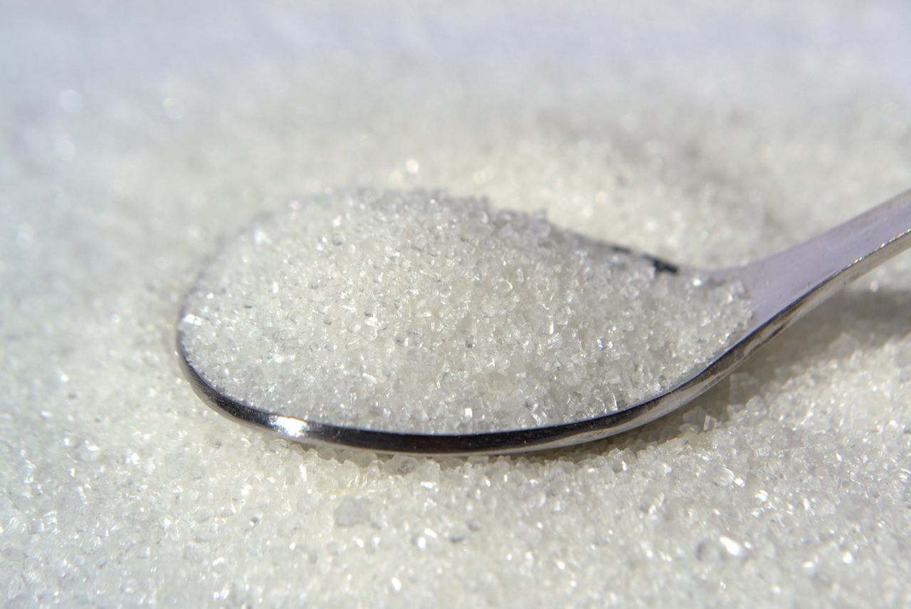 A hipótese inicial dos responsáveis é que ele tenha quantidade de calorias semelhante à do açúcar convencional, de modo que a possível vantagem esteja na velocidade de absorção, e não na redução energética. A tecnologia permanece em desenvolvimento, entre os níveis 5 e 6 de uma escala de maturidade que vai até 9. 