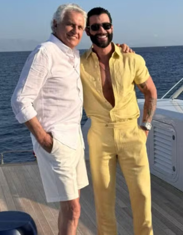 Além deles, também estava no barco o governador de Goiás, Ronaldo Caiado (União Brasil), que viajou acompanhado da esposa, Gracinha Caiado. 