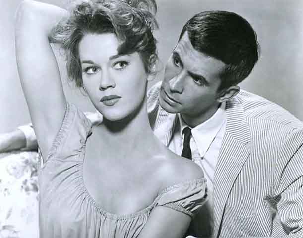 Já no cinema, sua estreia foi na comédia romântica “Até os Fortes Vacilam”, também em 1960. 

