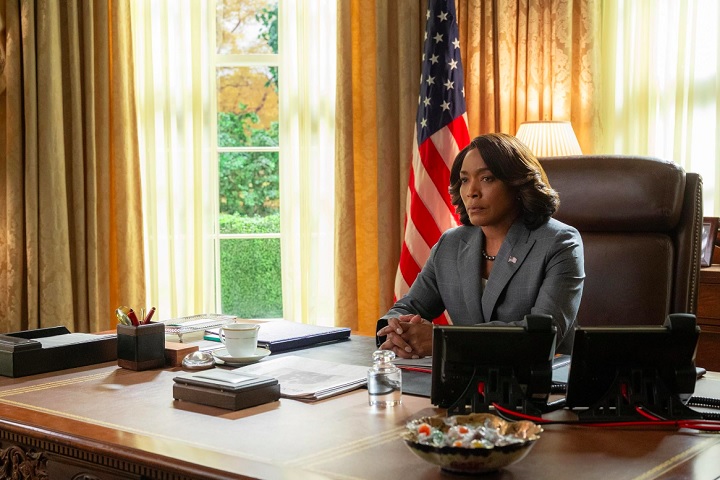 Além de De Niro, estiveram no elenco outros nomes conhecidos como Jesse Plemons (“Breaking Bad”), Lizzy Caplan (“Meninas Malvadas”) e Angela Bassett (“Pantera Negra”).
