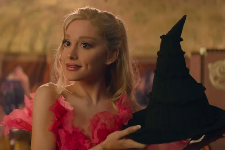 Ariana Grande, aliás, fez história ao conquistar sua primeira indicação ao Oscar, na categoria de Melhor Atriz Coadjuvante. No entanto, perdeu o prêmio para Zoe Saldaña. Conheça mais sobre Ariana!