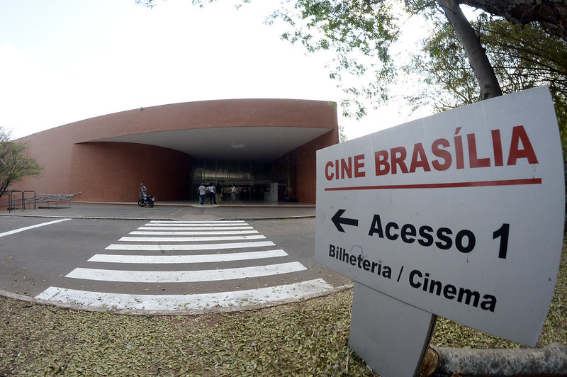 Cine Brasília – Brasília - Inaugurado em 1960, é um dos símbolos da capital federal. Com arquitetura modernista, abriga o Festival de Brasília do Cinema Brasileiro, um dos mais antigos do país. Passou por reformas e continua exibindo filmes nacionais e eventos especiais. - Joel Rodrigues/Agência Brasília
