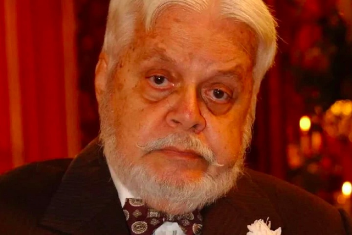 Outro artista que encontrou apoio no Retiro foi o ator Cláudio Corrêa e Castro. Em 2003, aos 75 anos, ele estava divorciado, enfrentando problemas financeiros e de saúde, e decidiu se mudar para o local.-divulgação/tv globo