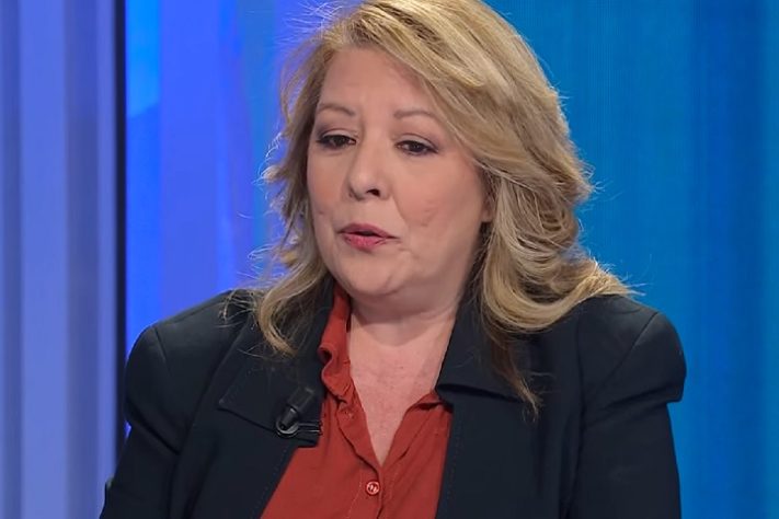 Gisella Cardia, vidente é dona de estátua da Virgem Maria que ela diz chorar sangue