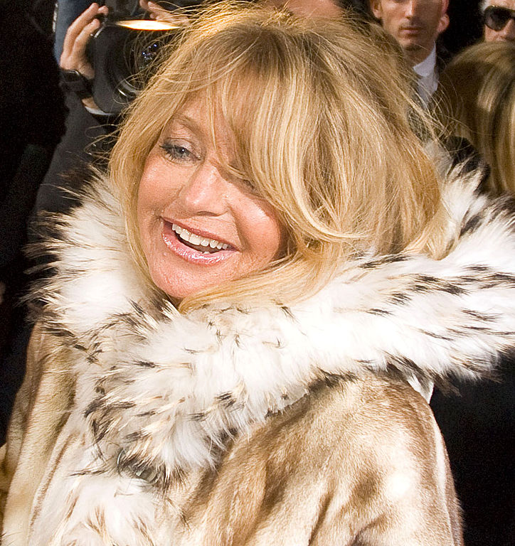 Ao longo de sua carreira, Goldie Hawn recebeu inúmeros prêmios e honrarias, incluindo Globos de Ouro e um lugar na Calçada da Fama de Hollywood. 