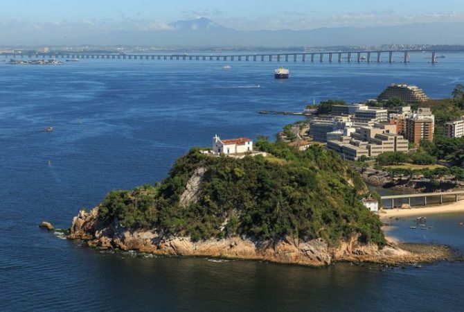 Ilha histórica de Niterói tem vista espetacular e visitação gratuita; conheça