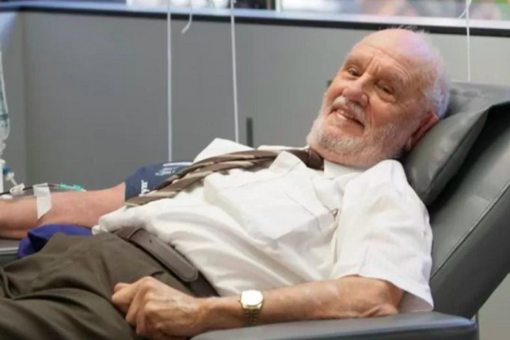 Conheça o doador de sangue que salvou a vida de milhões de bebês na Austrália