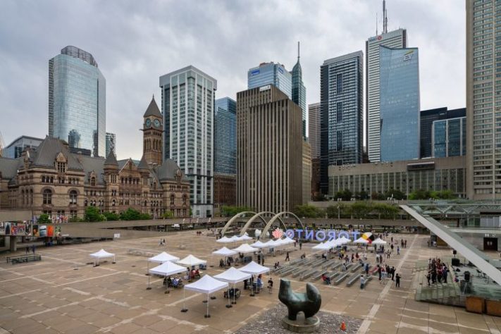 Toronto, Canadá - Nathan Phillips Square