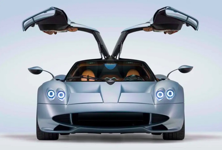 2°) Pagani Huyara Codalunga – R$ 42,4 milhões: O Huayra Codalunga, da italiana Pagani, ocupa o segundo lugar na lista dos supercarros mais caros do mundo. Ele é equipado com um motor V12 biturbo de 840 cavalos e tem um design exclusivo.-divulgação/Pagani 