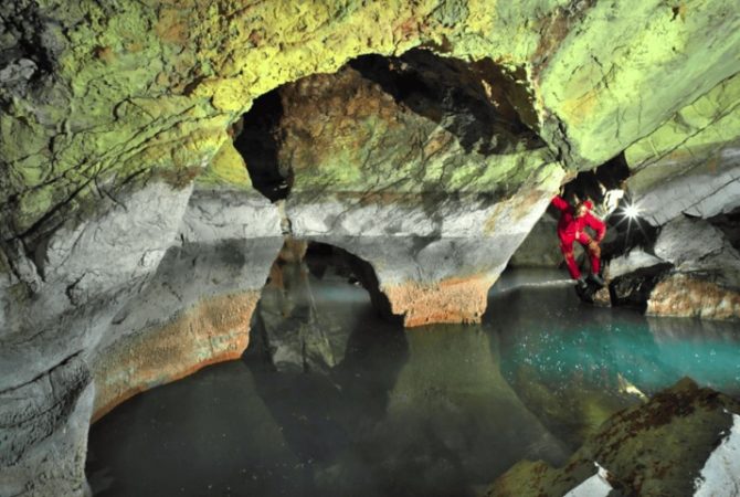 Maior lago subterrâneo do planeta é descoberto em região pouco explorada