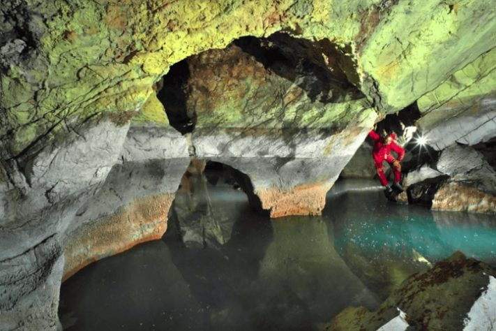 Pesquisadores encontram maior lago subterrâneo do mundo na Albânia