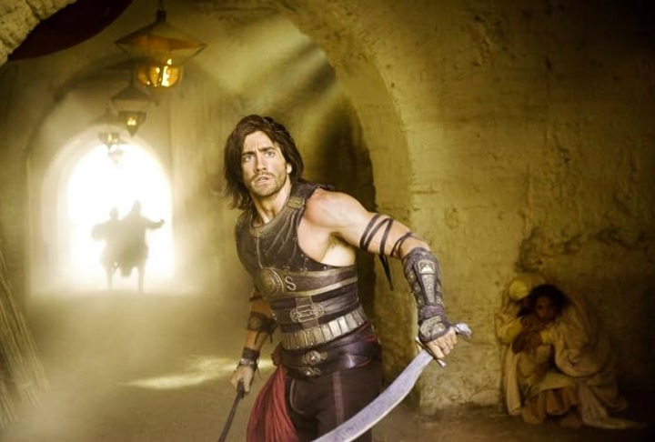 Além dos dramas, Gyllenhaal também explorou o cinema de ação e blockbuster. Em 2010, estrelou "Príncipe da Pérsia: As Areias do Tempo", uma superprodução da Disney baseada no famoso jogo de videogame. 