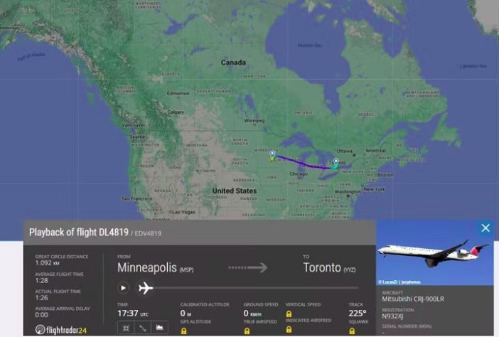 Rota de avião que capotou no aeroporto de Toronto, no Canadá