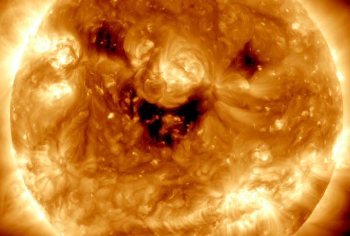 Cientistas ligam alerta: 2025 pode ser o ano com mais tempestades solares extremas