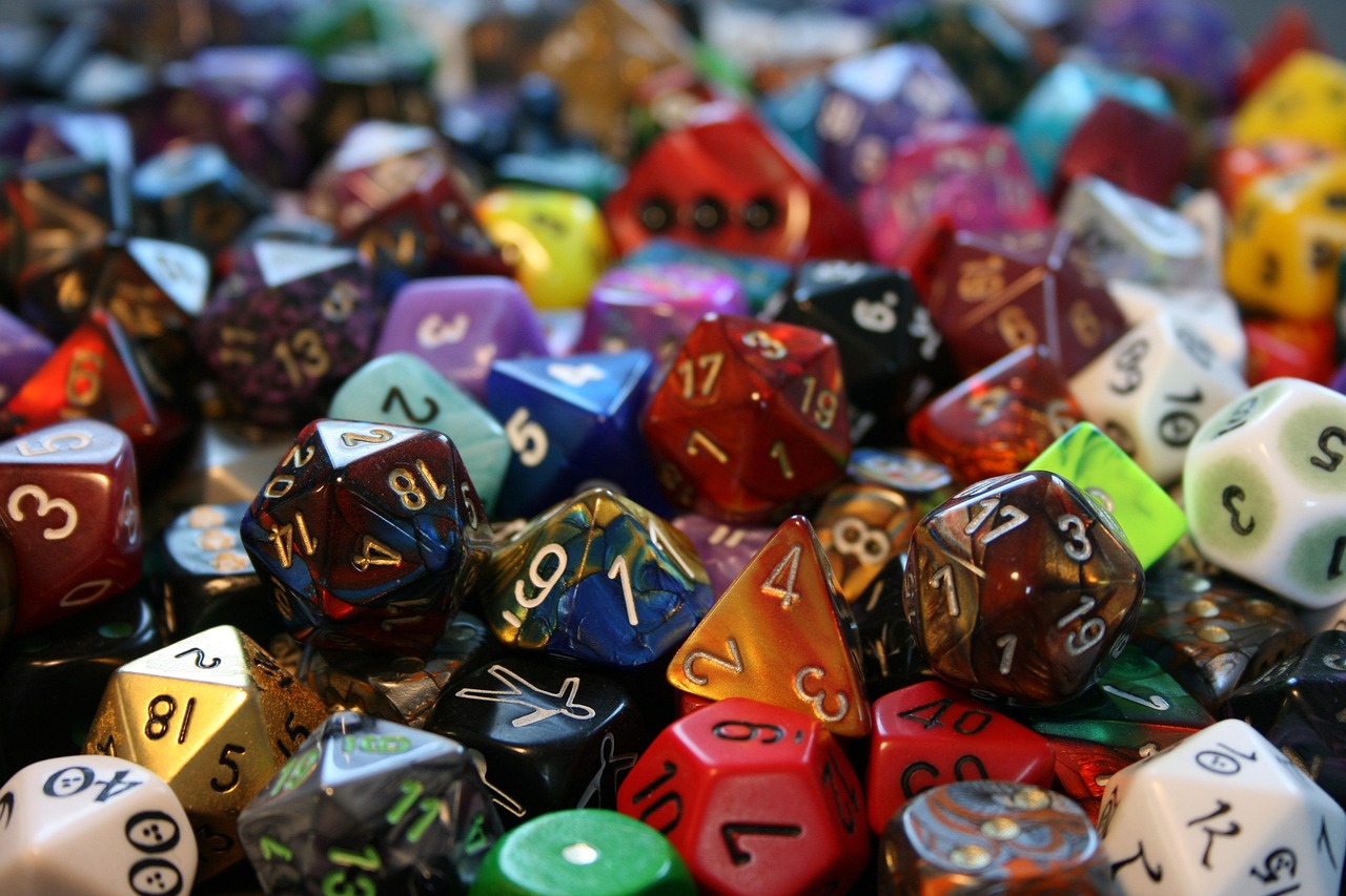O "jogo de dados" não era apenas uma forma de entretenimento, mas também uma maneira de as pessoas buscar respostas para questões existenciais ou sobrenaturais. A divinação por dados era comum entre as civilizações antigas, como os egípcios e babilônios, e acreditava-se que esses objetos podiam prever o futuro ou indicar o favor dos deuses.